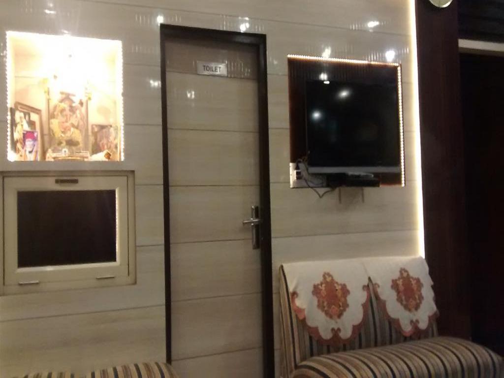 Hotel Woodland Deluxe New Delhi Buitenkant foto