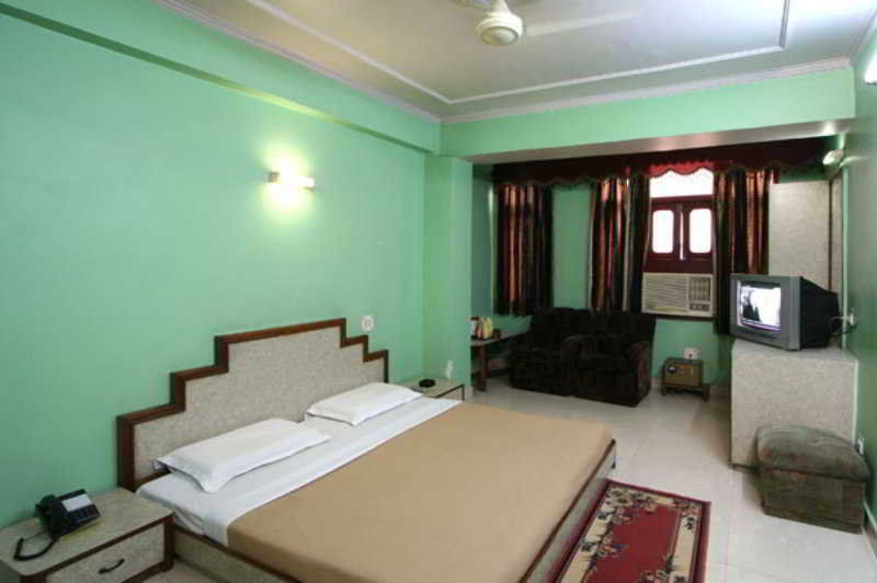 Hotel Woodland Deluxe New Delhi Buitenkant foto