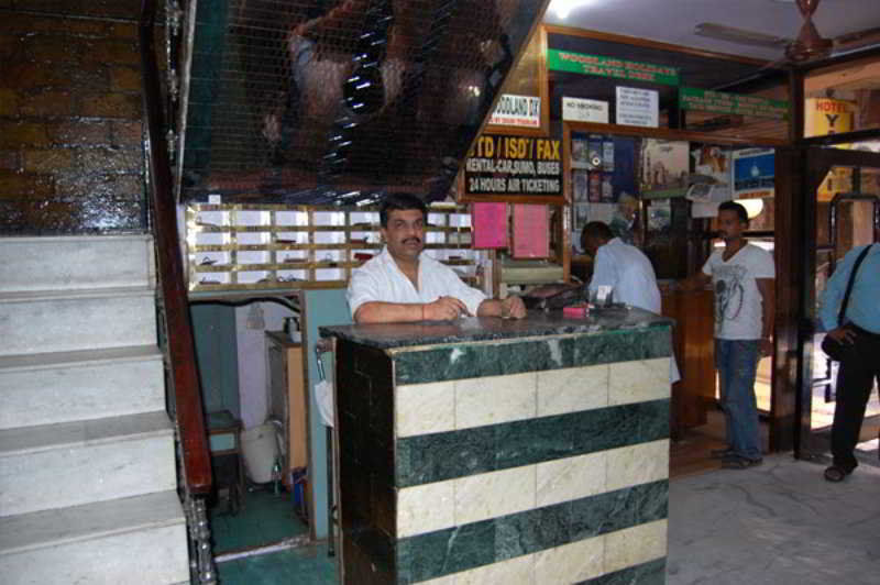 Hotel Woodland Deluxe New Delhi Buitenkant foto