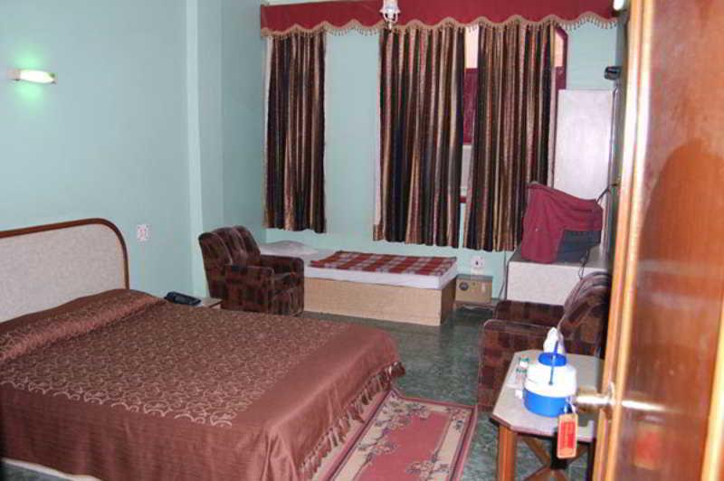 Hotel Woodland Deluxe New Delhi Buitenkant foto