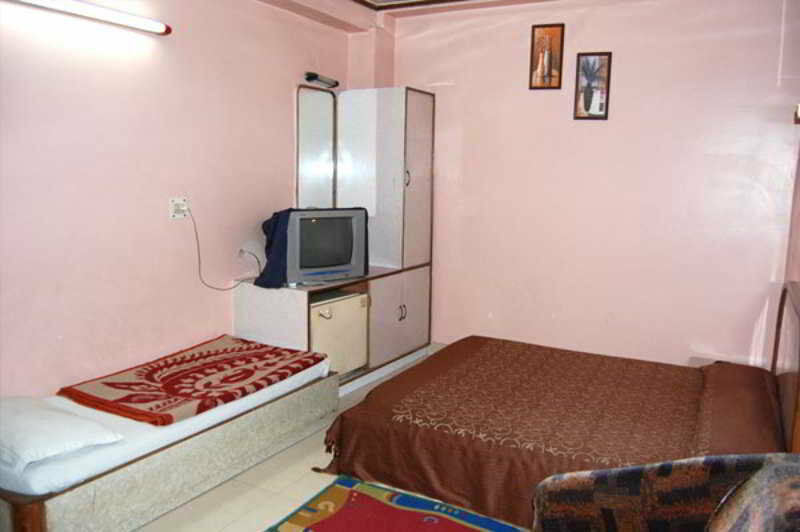 Hotel Woodland Deluxe New Delhi Buitenkant foto